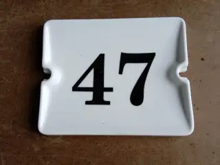 Husnummer, eksklusivt porcelæns husnummer fra B&G