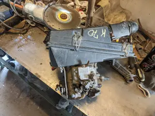 VW K70 Karburator og luftfilterkasse.