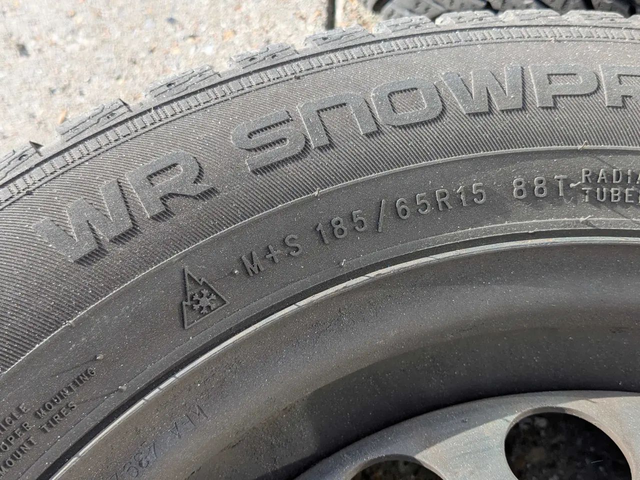 Billede 3 - Nokian vinterdæk på stålfælge 185/65R15