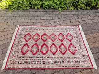 Vintage håndvævet pakistansk tæppe.