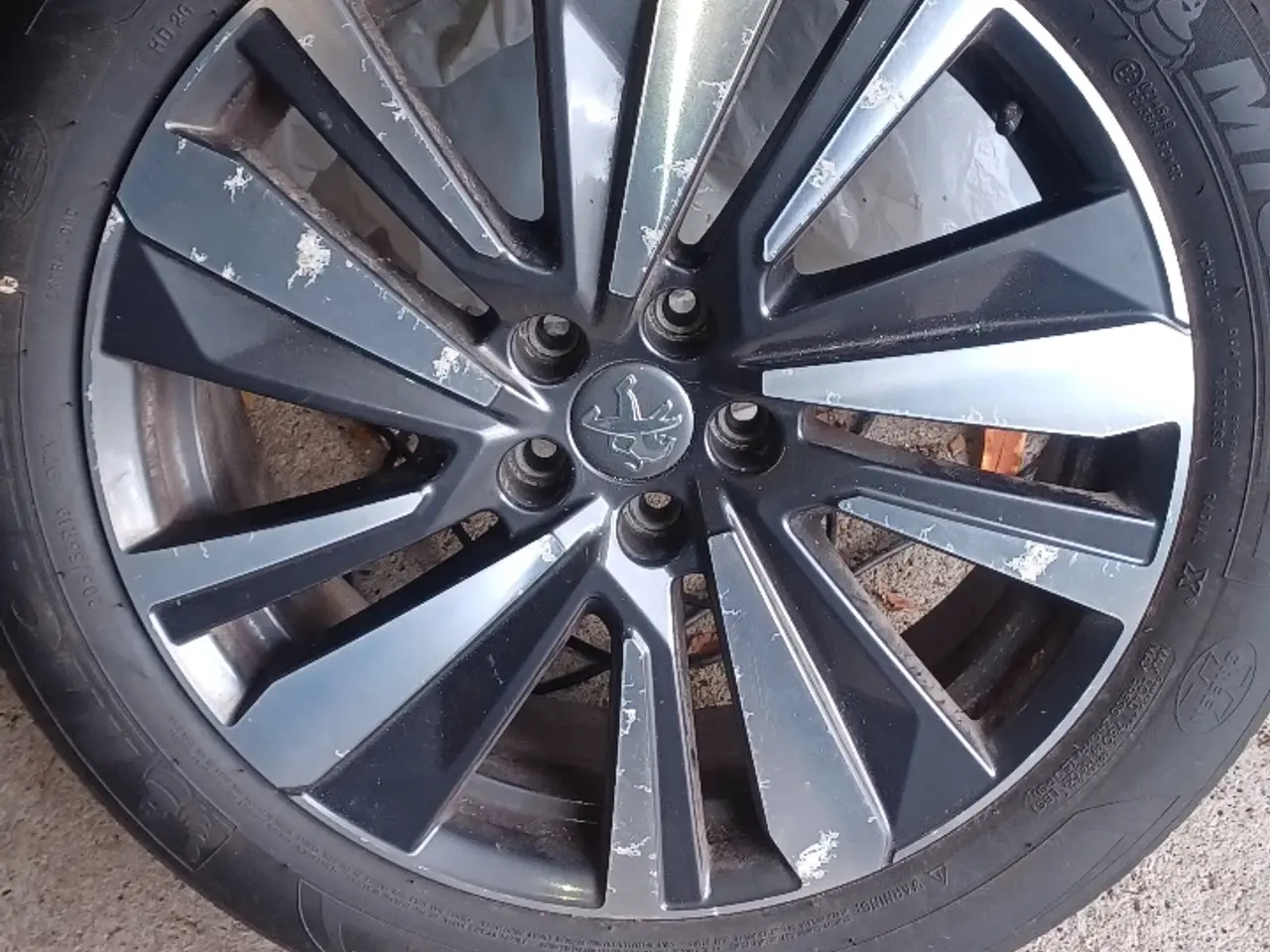 Billede 1 - Peugeot alufælge 19"