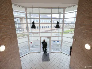 Pæn og velholdt kontorejendom på eftertragtet placering i Hillerød