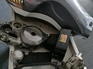 Tank Yamaha XZ 550 grå , samt reservedele ( Se %) 