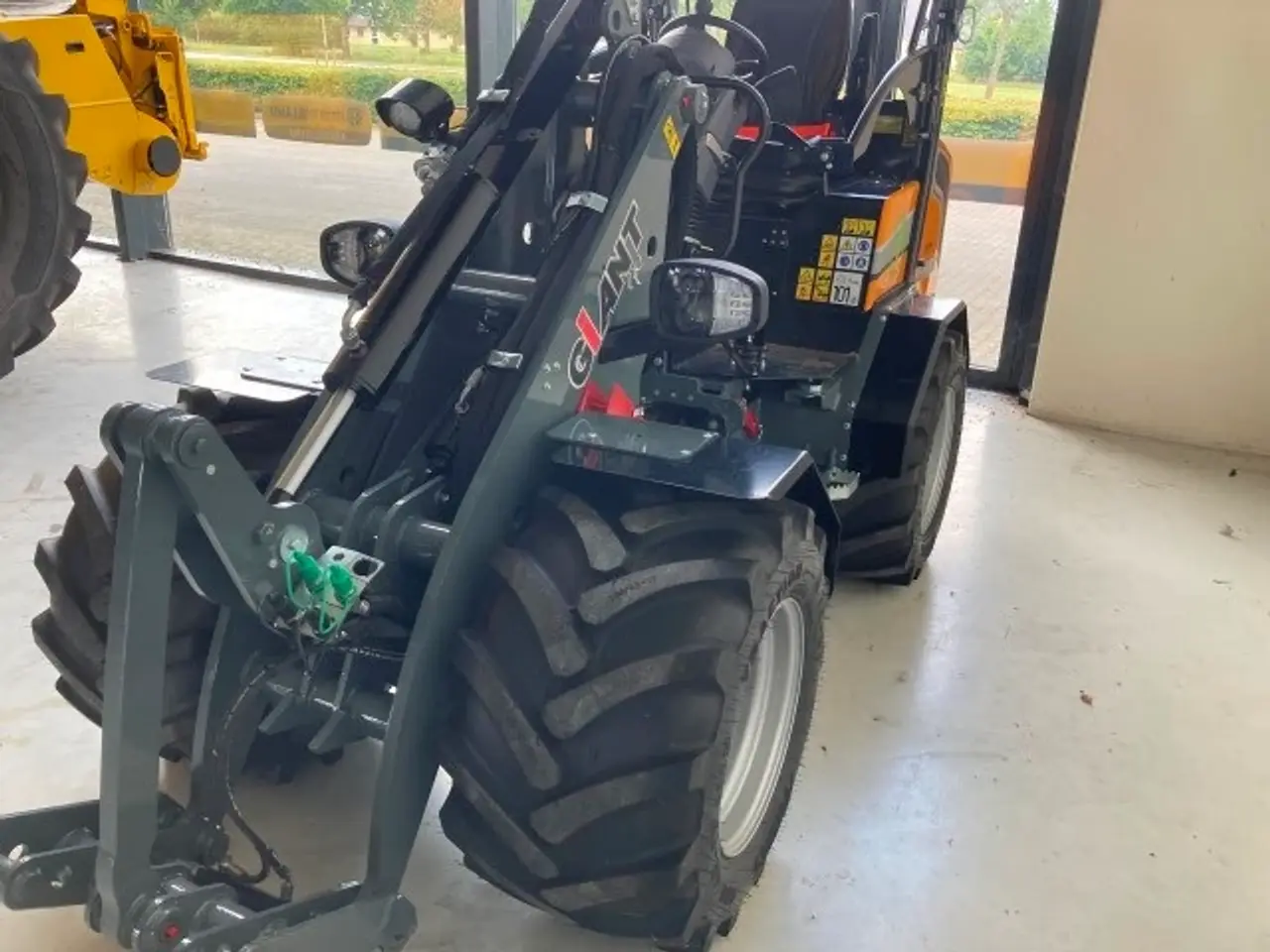 Billede 3 - Giant G2700E HD minilæsser på el