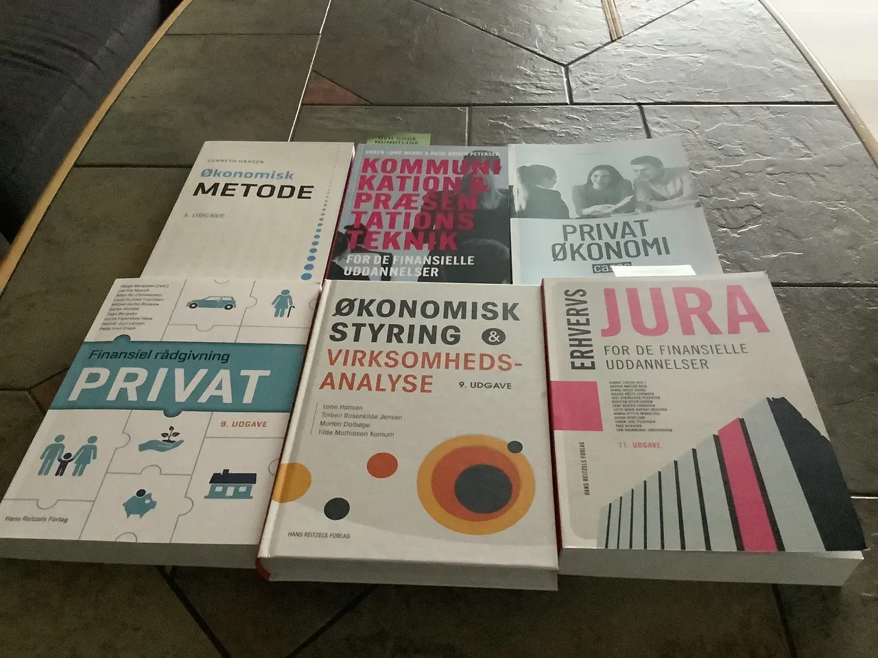 Billede 2 - Studiebøger til finansøkonom
