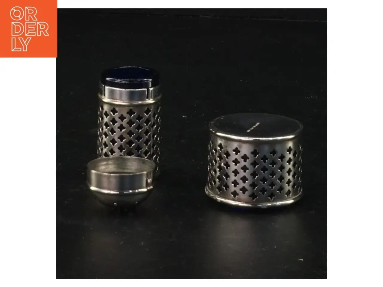 Billede 1 - Sølvplet salt- og pebersæt med blåt glas (str. 5 x 3 cm og 4 x 3 cm)