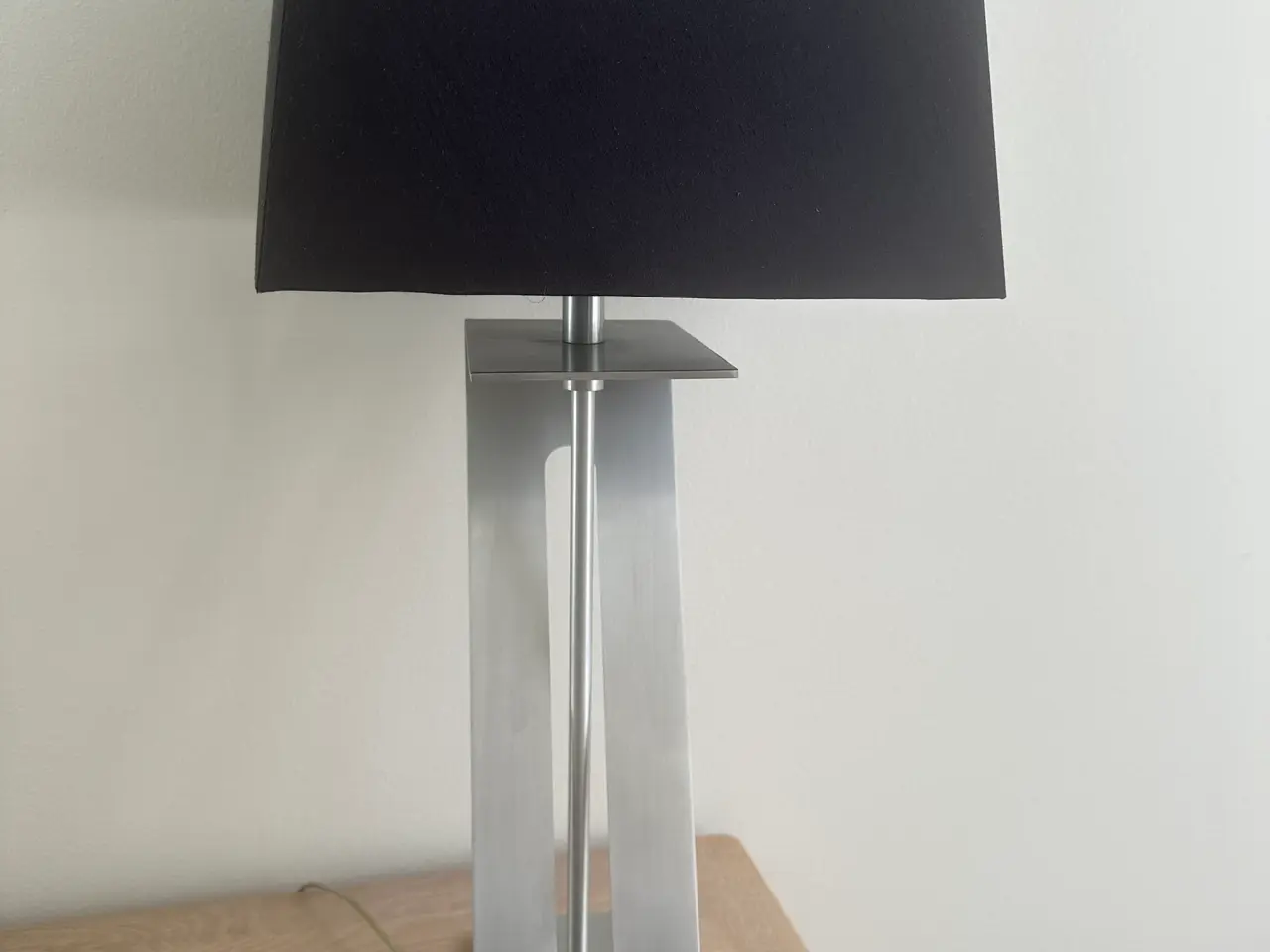 Billede 1 - Pæn bordlampe sort skærm 