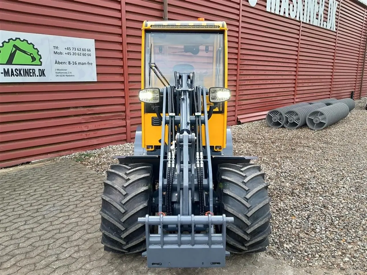 Billede 1 - Eurotrac W12 med førerhus