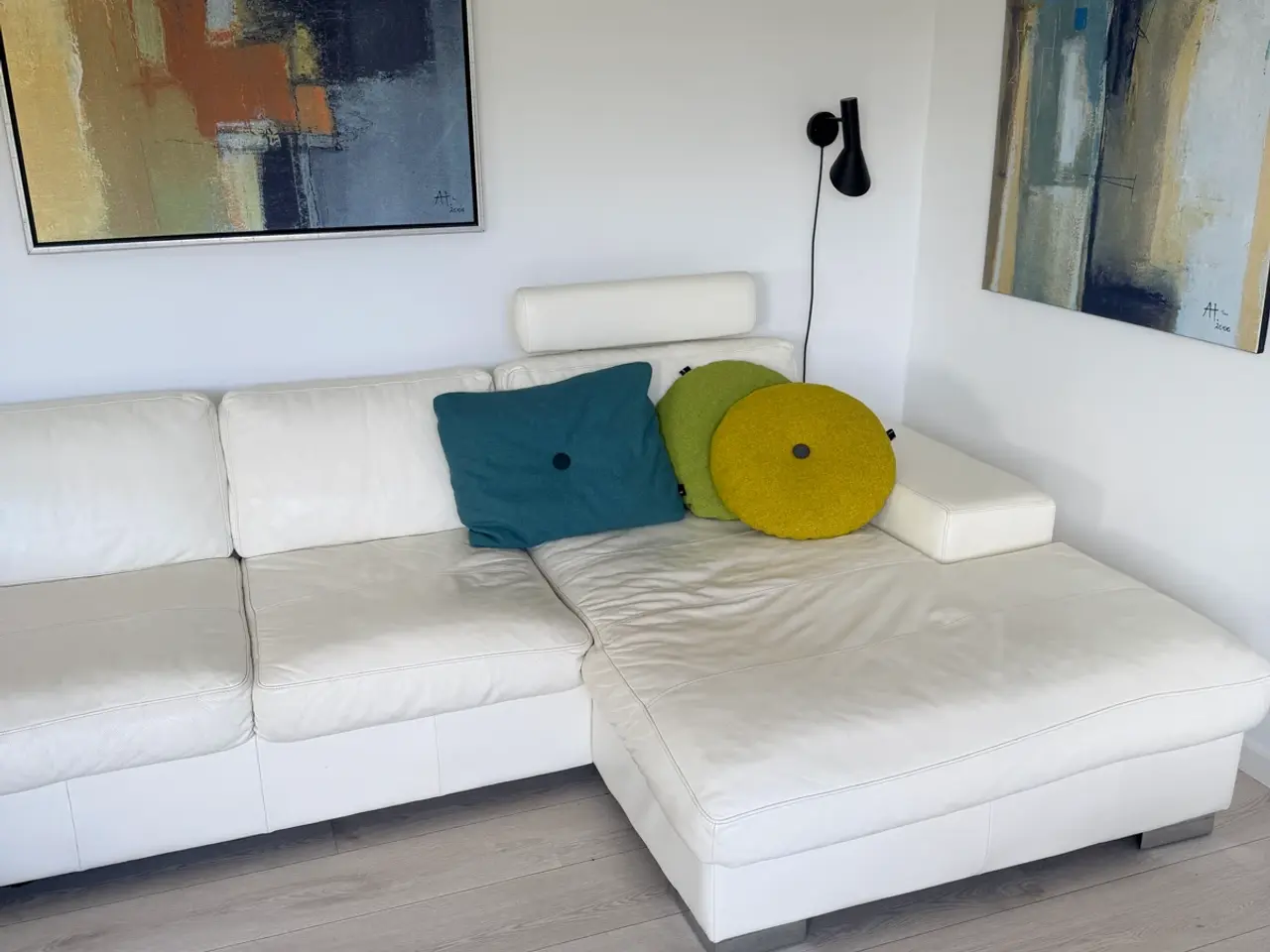 Billede 3 - Hjørnesofa i hvid læder med chaiselong 