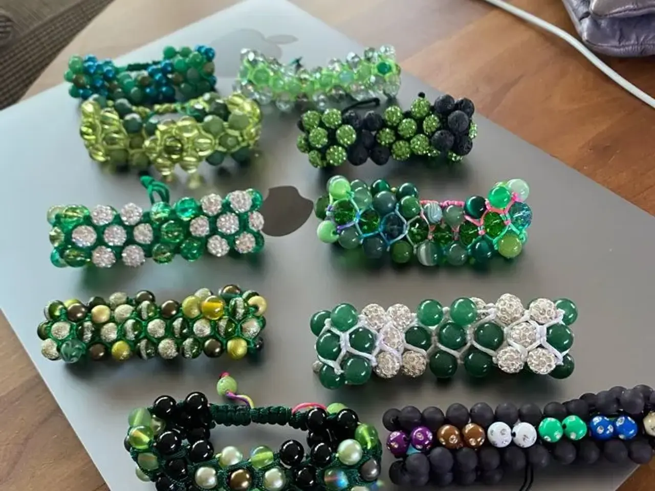 Billede 1 - Nye knyttede armbånd