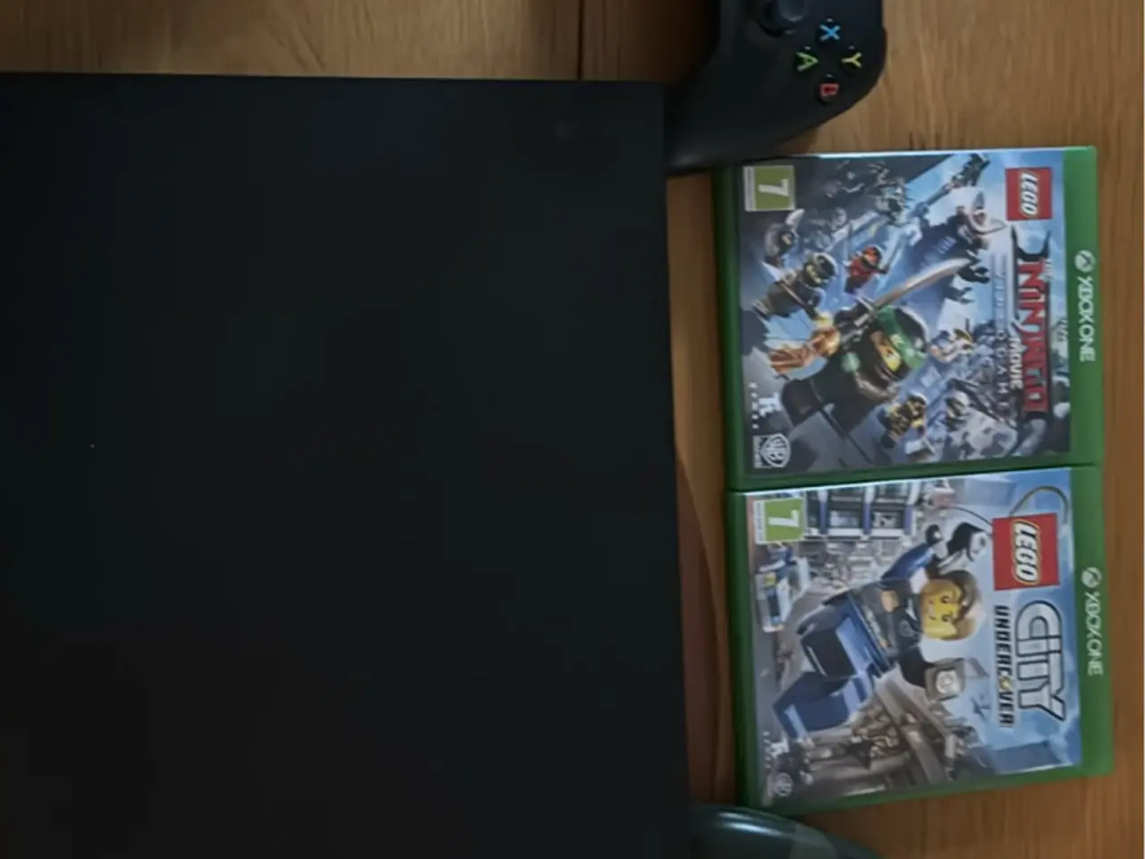 Billede 1 - Xbox One X med 2 controllere og 2 spil