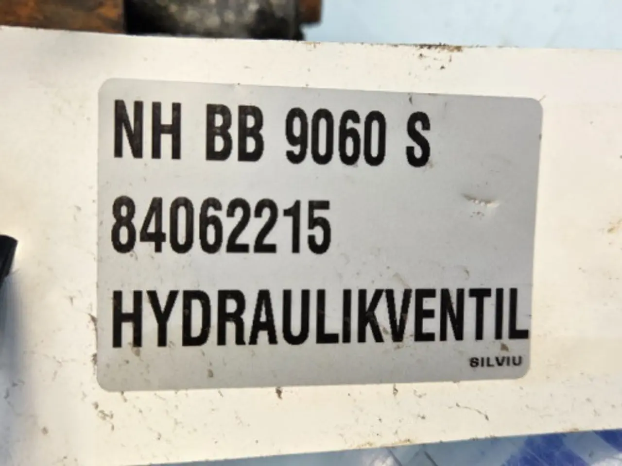 Billede 13 - New Holland BB9060S Hydraulikventil 84062215