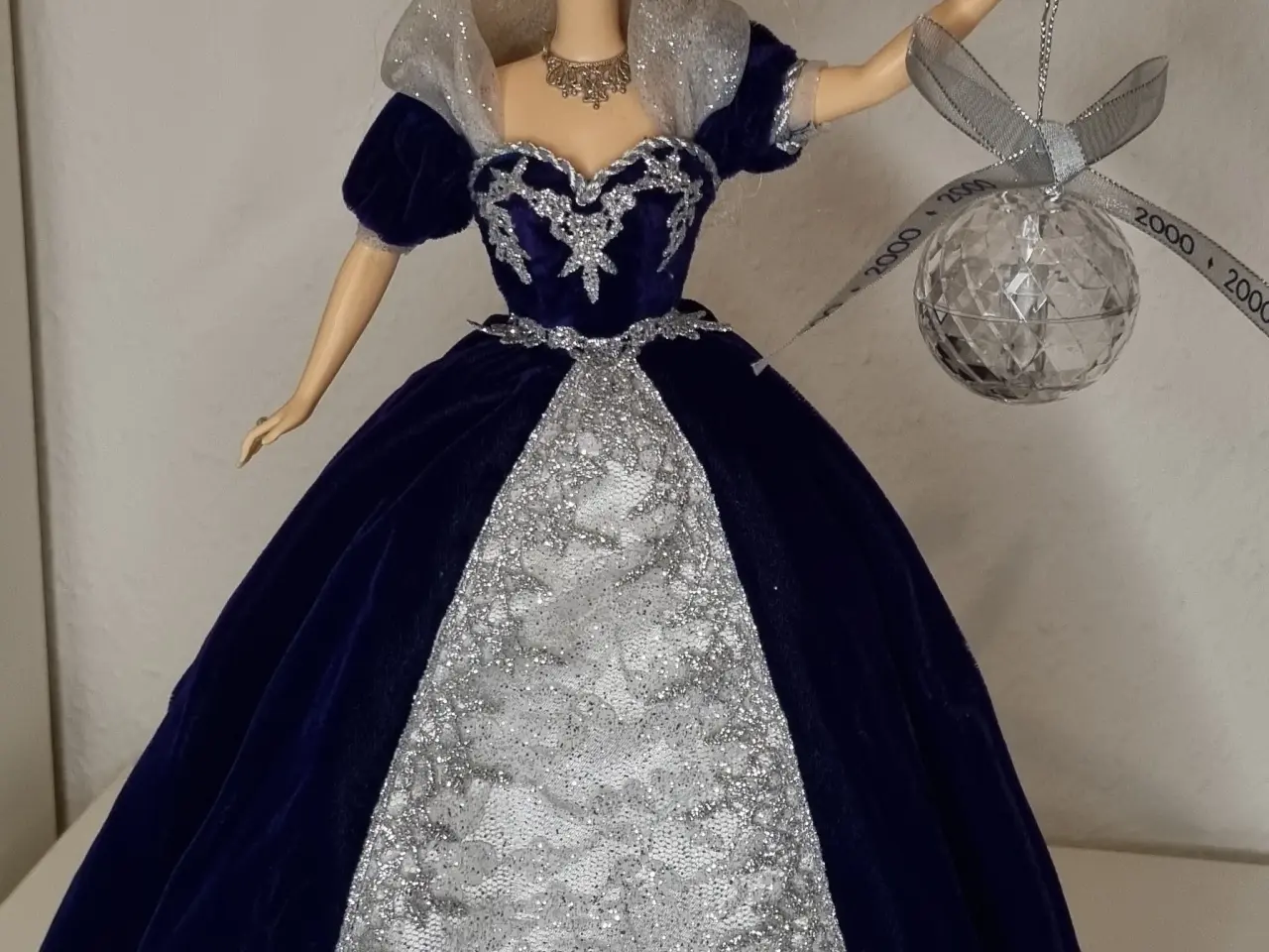 Billede 1 - Barbie dukke 