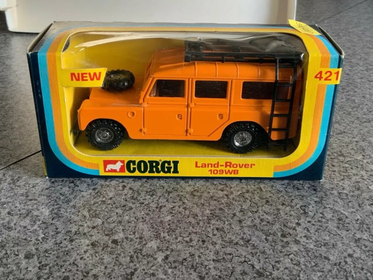 Billede 1 - Corgi Toys No. 421 Land Rover 109 W.B. scale 1:36