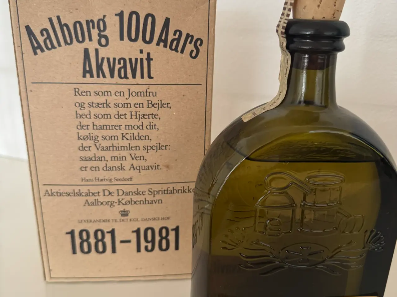 Billede 2 - Aalborg 100 Års Akvavit 1881-1981 i original æske