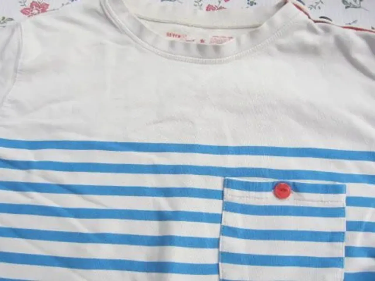 Billede 2 - Str. M/L, flot bluse