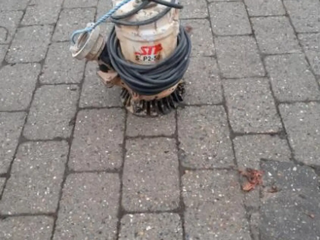 Billede 2 - Dykpumpe med slange