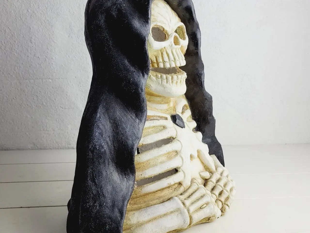 Billede 3 - ⭐️- Halloween figur - Skelet med kappe