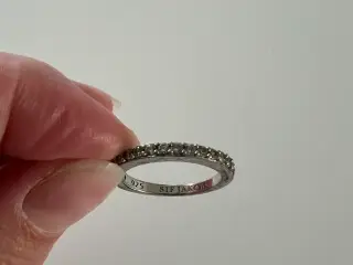 Sif Jakobsen ring