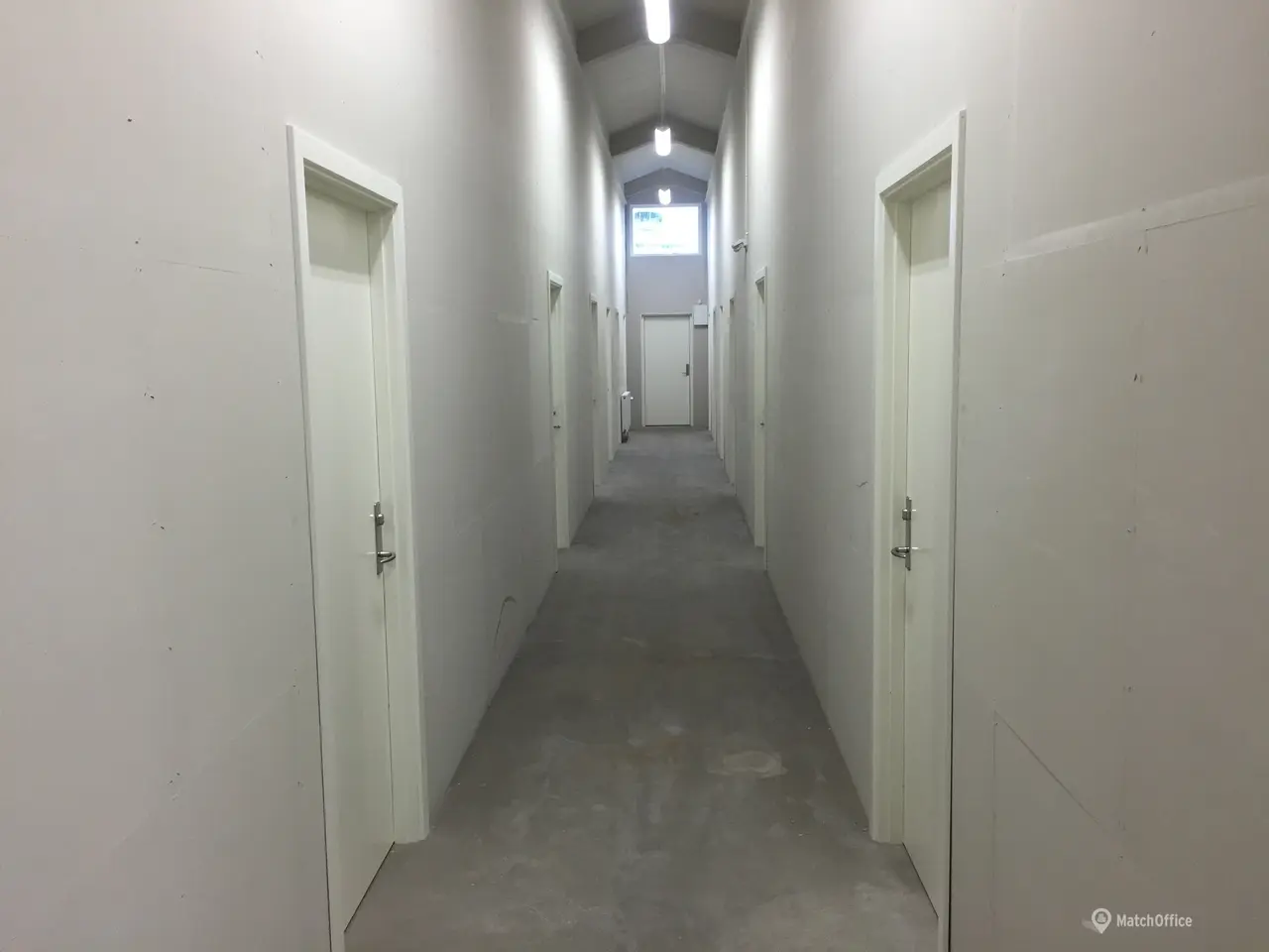 Billede 2 - Lagerlokale til leje med elevator og parkeringspladser.