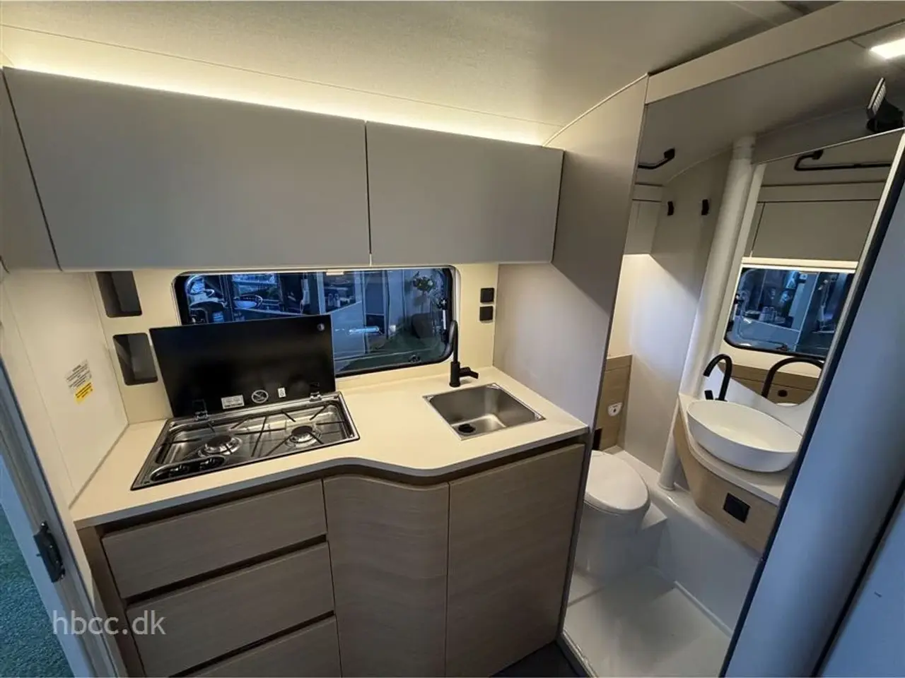 Billede 6 - 2026 - Adria Action 391 LH Classic Adria Action 391 LH Classic – Kompakt designvogn med komfort i fokus