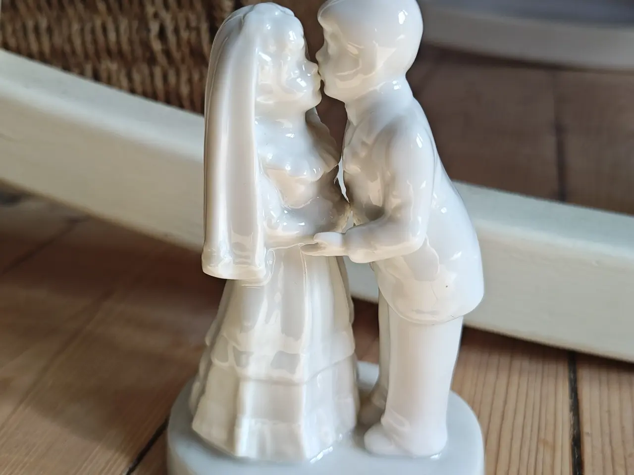 Billede 1 - Porcelænsfigur af nygift par