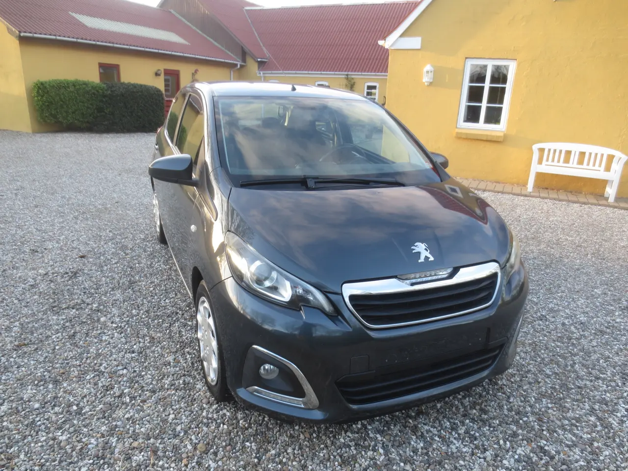 Billede 2 - Pæn Peugeot 108 1.0 E År 16 Nysynet. 