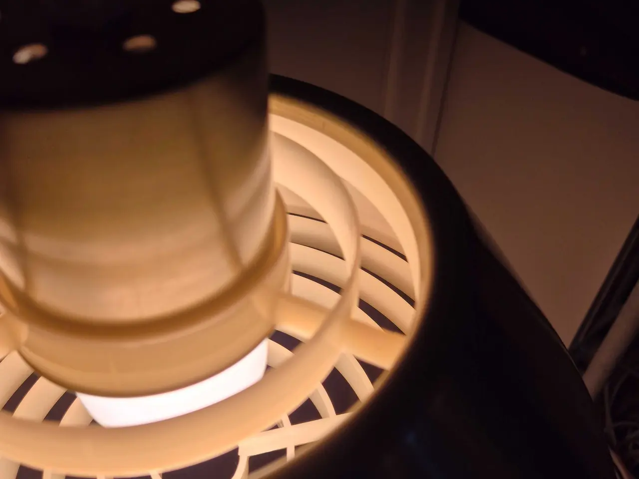 Billede 9 - Messinglampe med gode lyseffekter