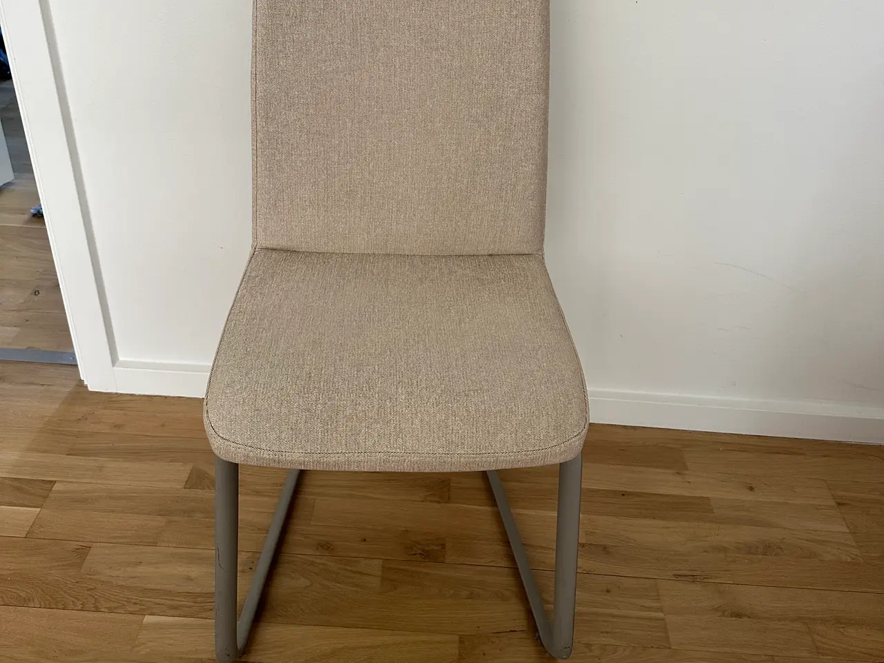 Billede 2 - 6 spisebordsstole sælges samlet pris – flot beige 