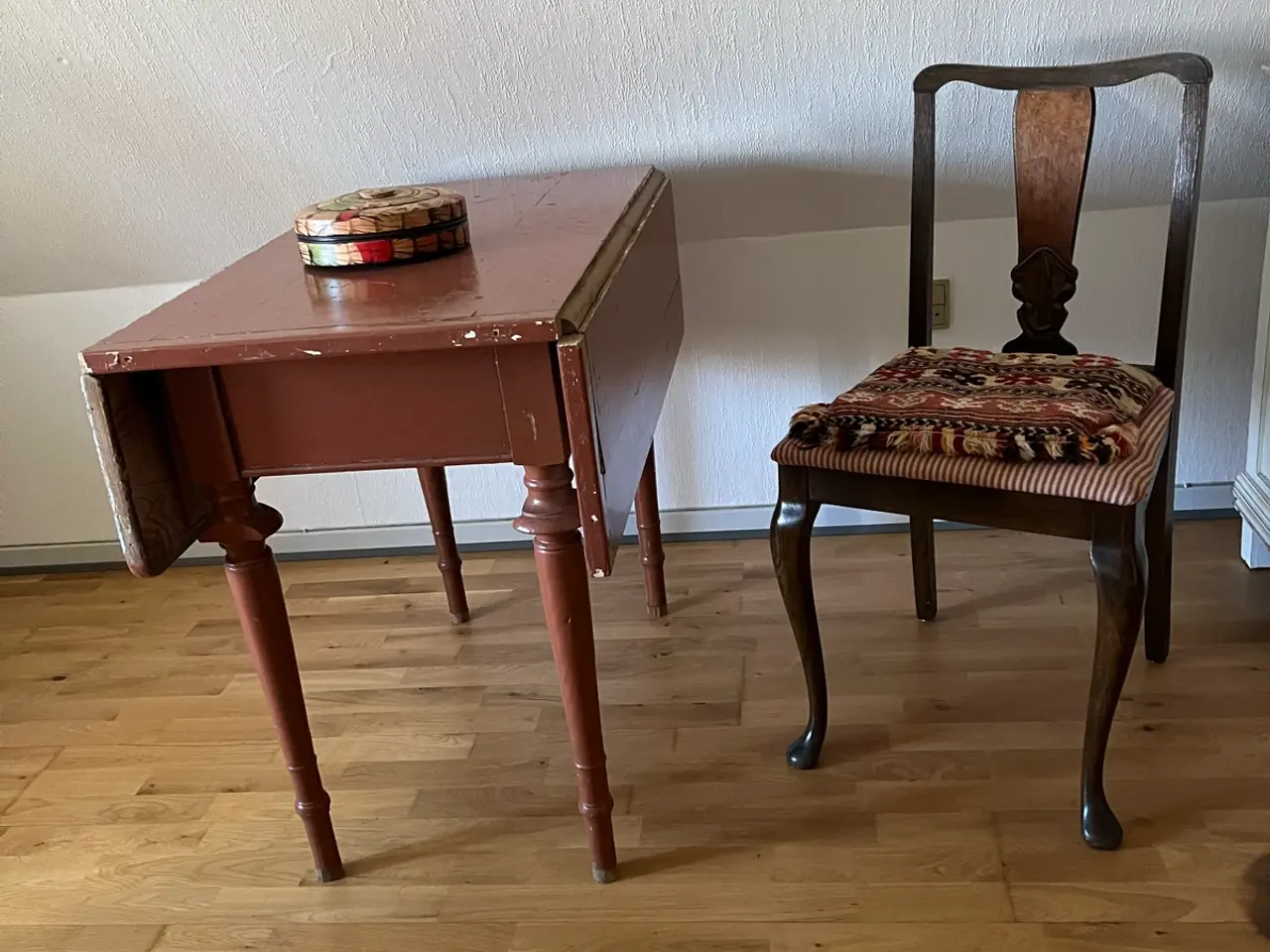 Billede 1 - Spisebord med patina