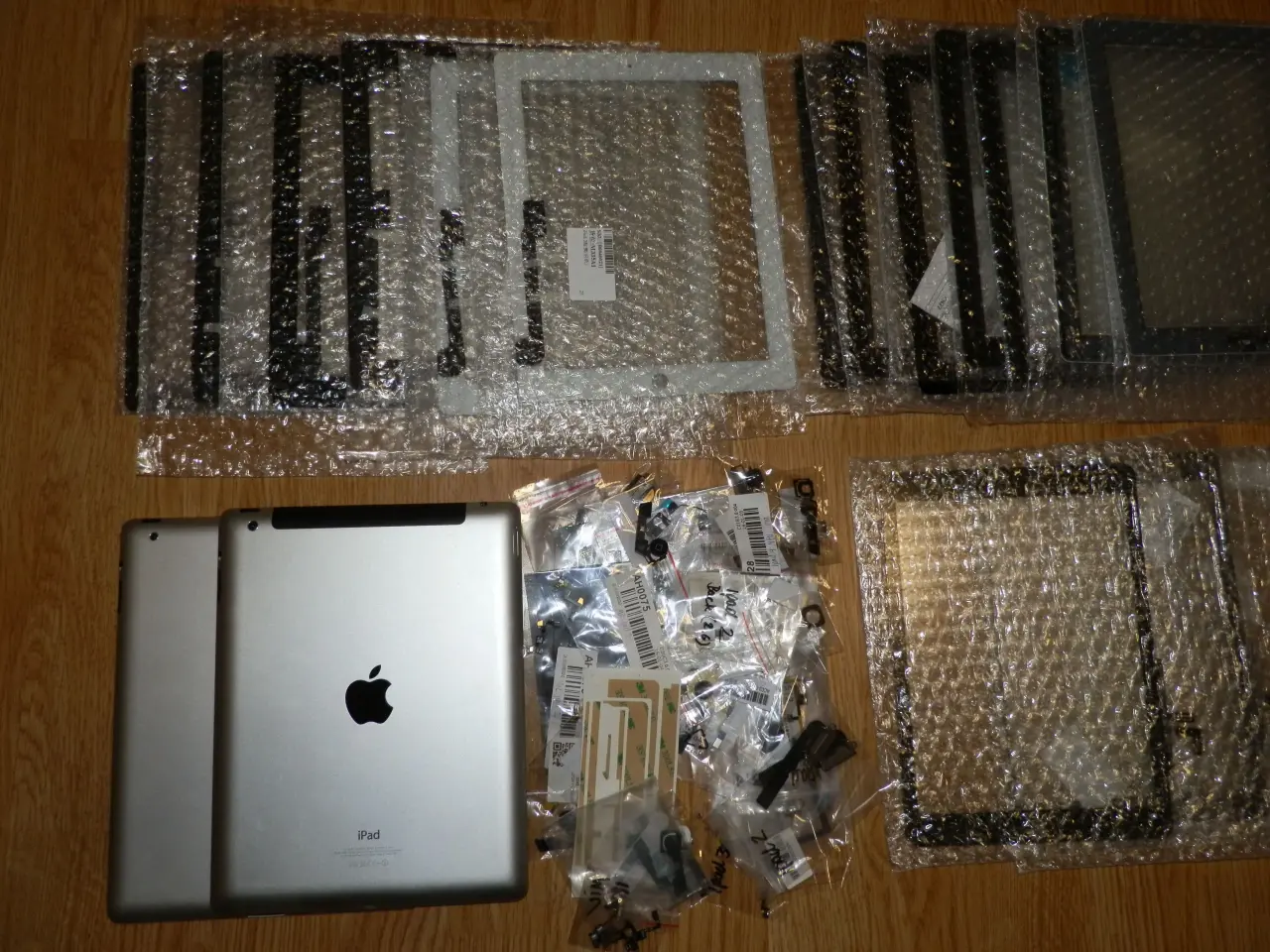 Billede 5 - Lot m. to iPad og 19 Glas Digitizer + div. dele