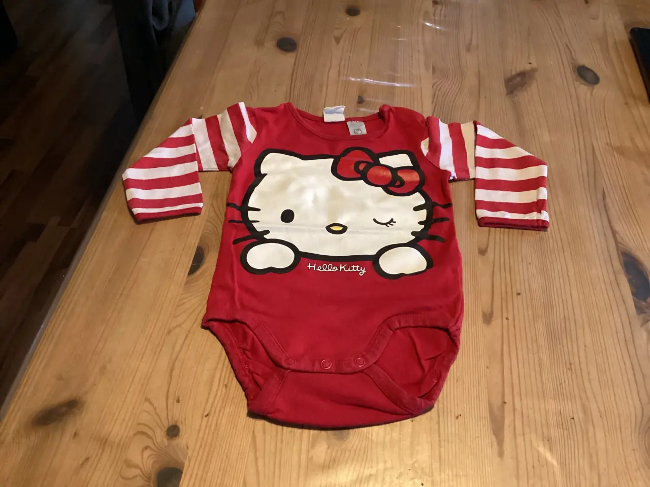 Billede 5 - Hello Kitty, Bikini,er / Toilet Tasker, Tøj Forsk
