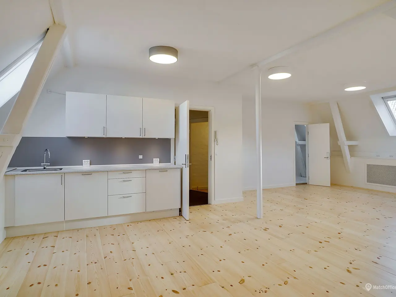 Billede 12 - 145 veludnyttede m² øverst oppe