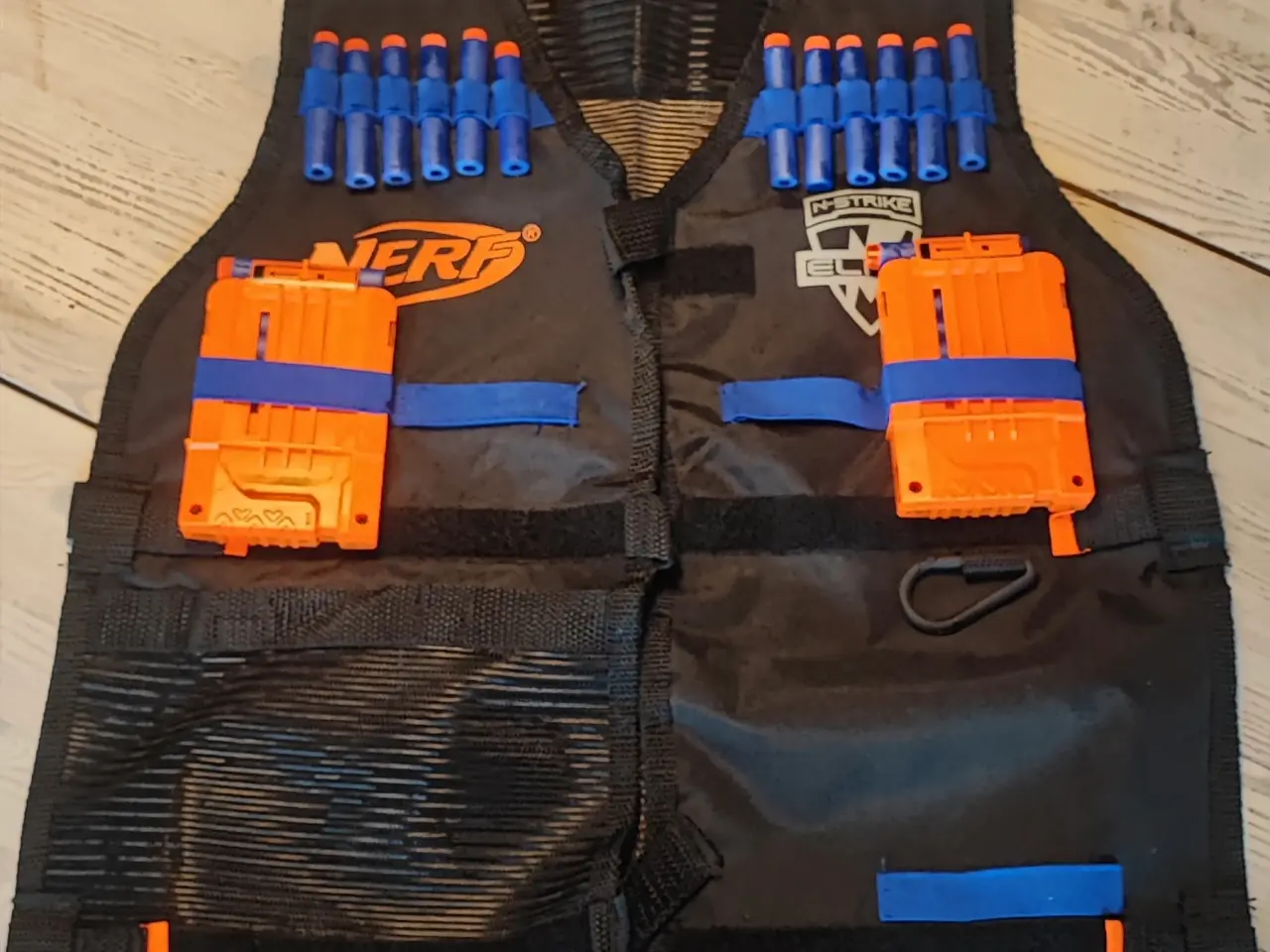 Billede 1 - Nerf vest med patronhylstre