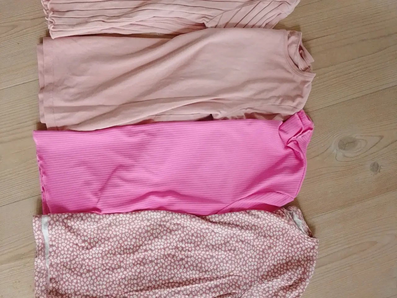 Billede 3 - Blusepakke fra H&M og VRS