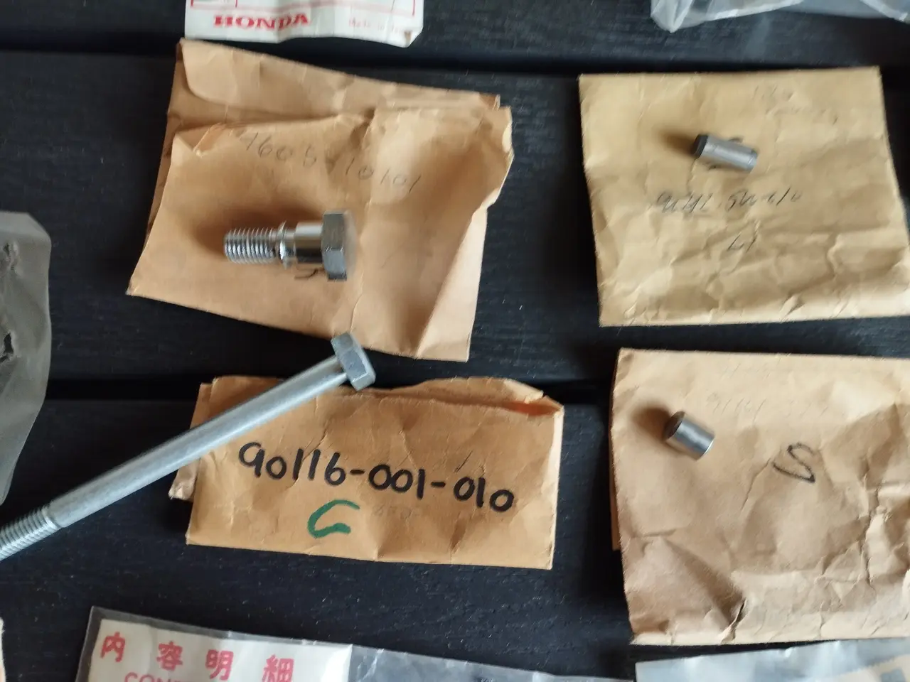 Billede 7 - Nye reservedele m.v. Honda M.C kasse (8) ( Se %)