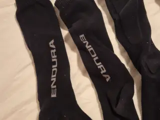 Endura SingleTrack – sokker med skinnebensbeskytte