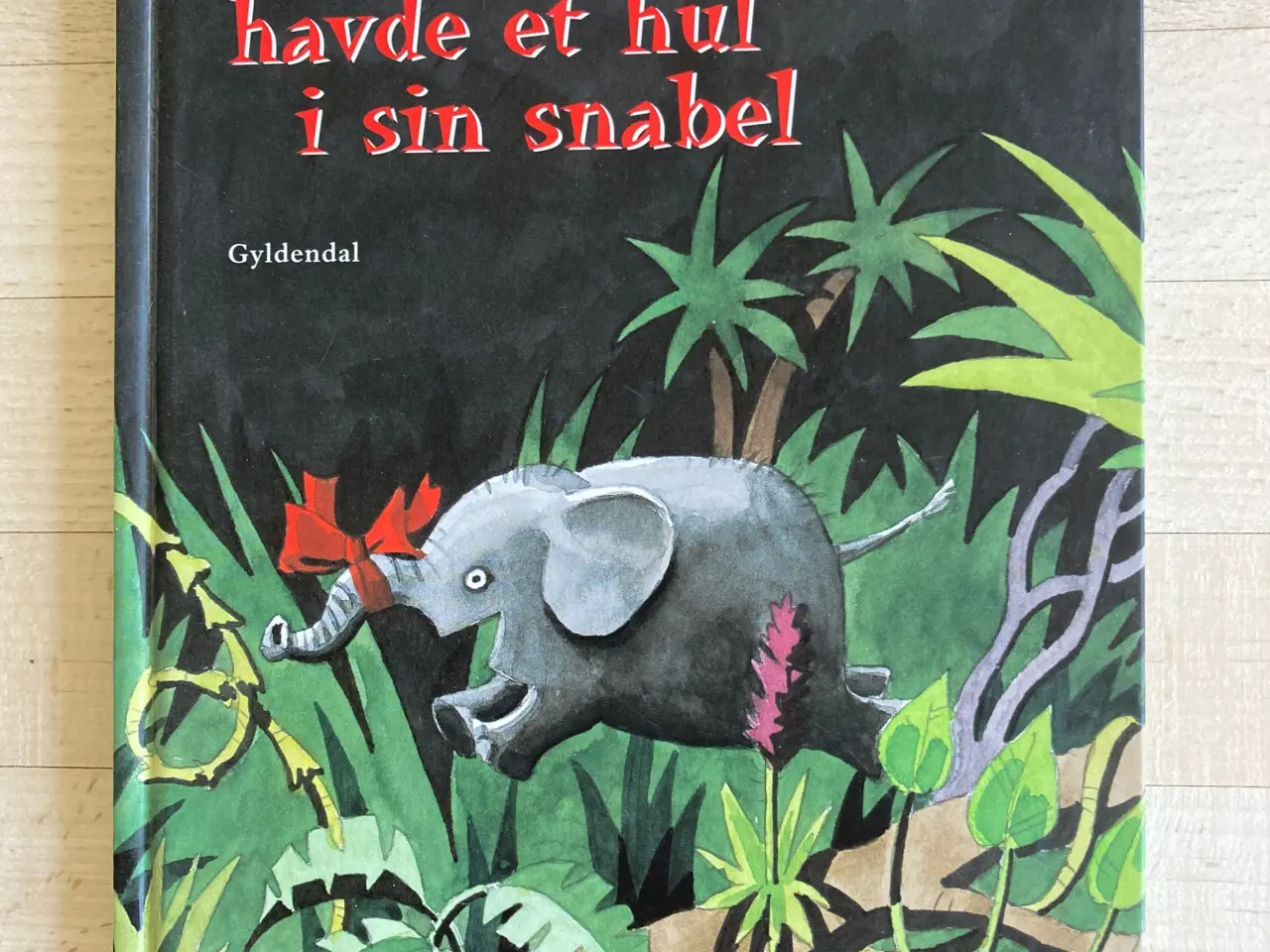 Billede 1 - Men Lillefant havde et hul i sin snabel, Smistrup
