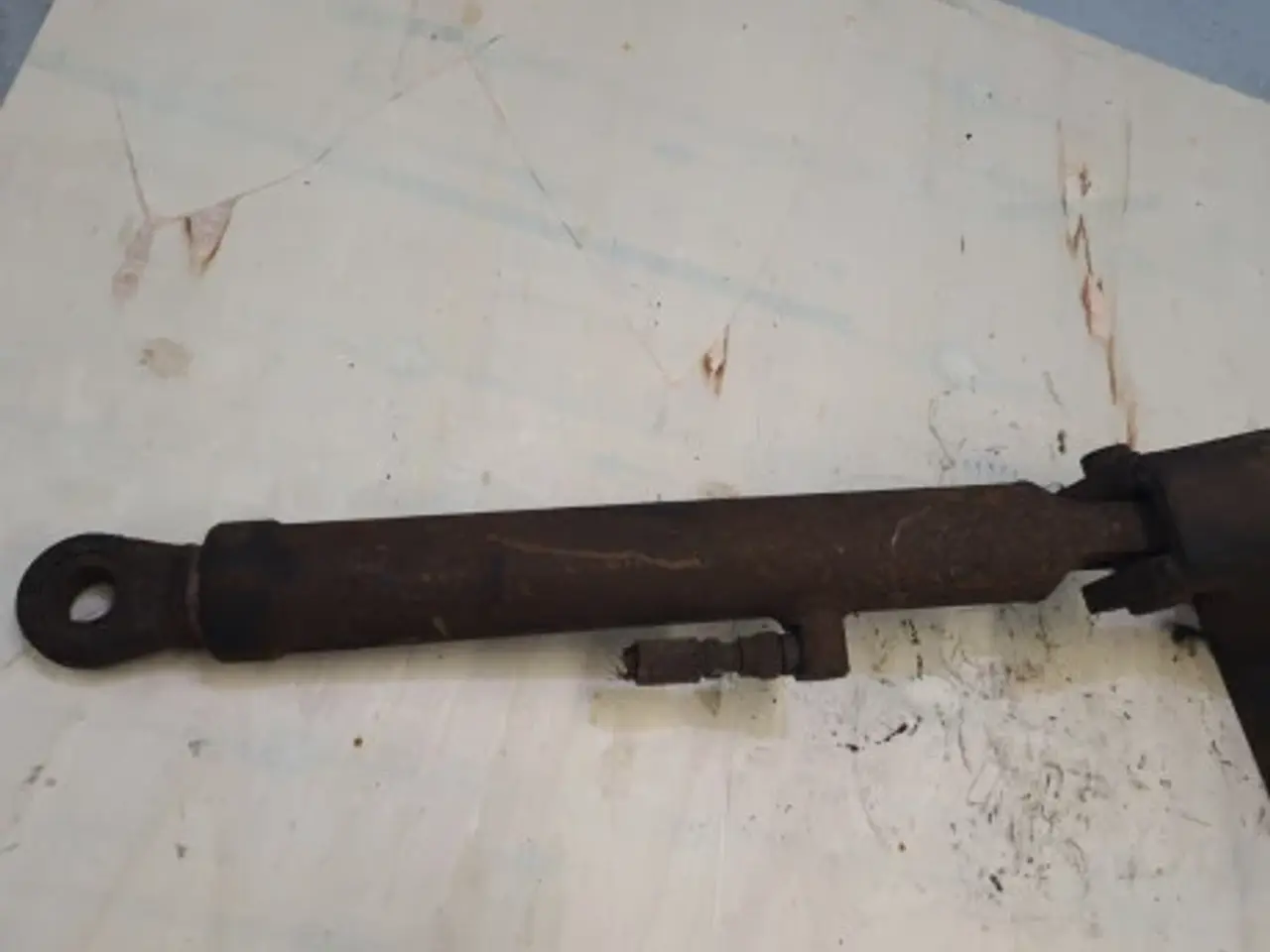 Billede 2 - Ford 7740 Hjælpcylinder F0NNE553CF11B