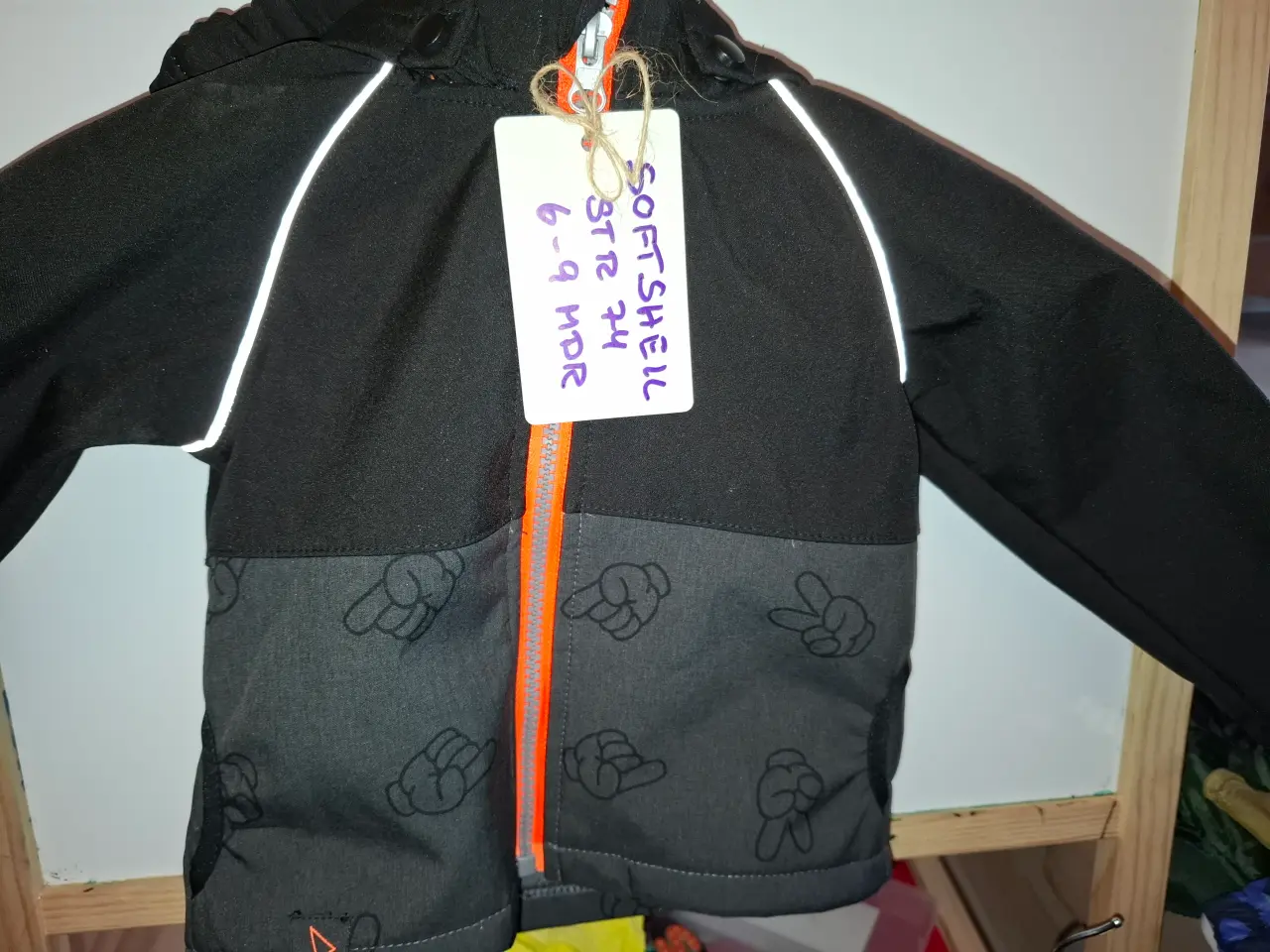 Billede 1 - Softshell jakke str74. Velholdt.