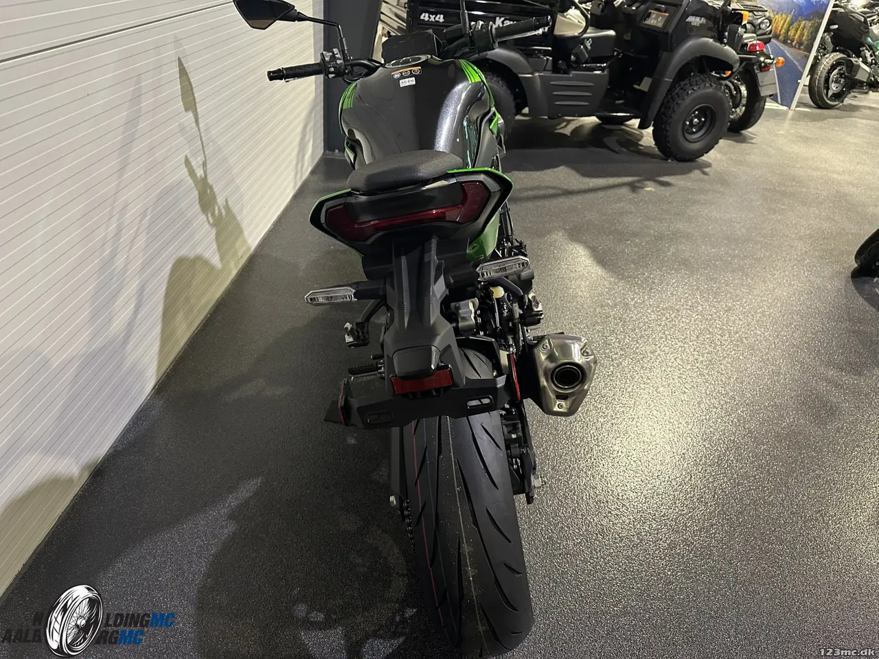 Billede 5 - Kawasaki Z 900 Candy Lime Green / Metallic Carbon Gray