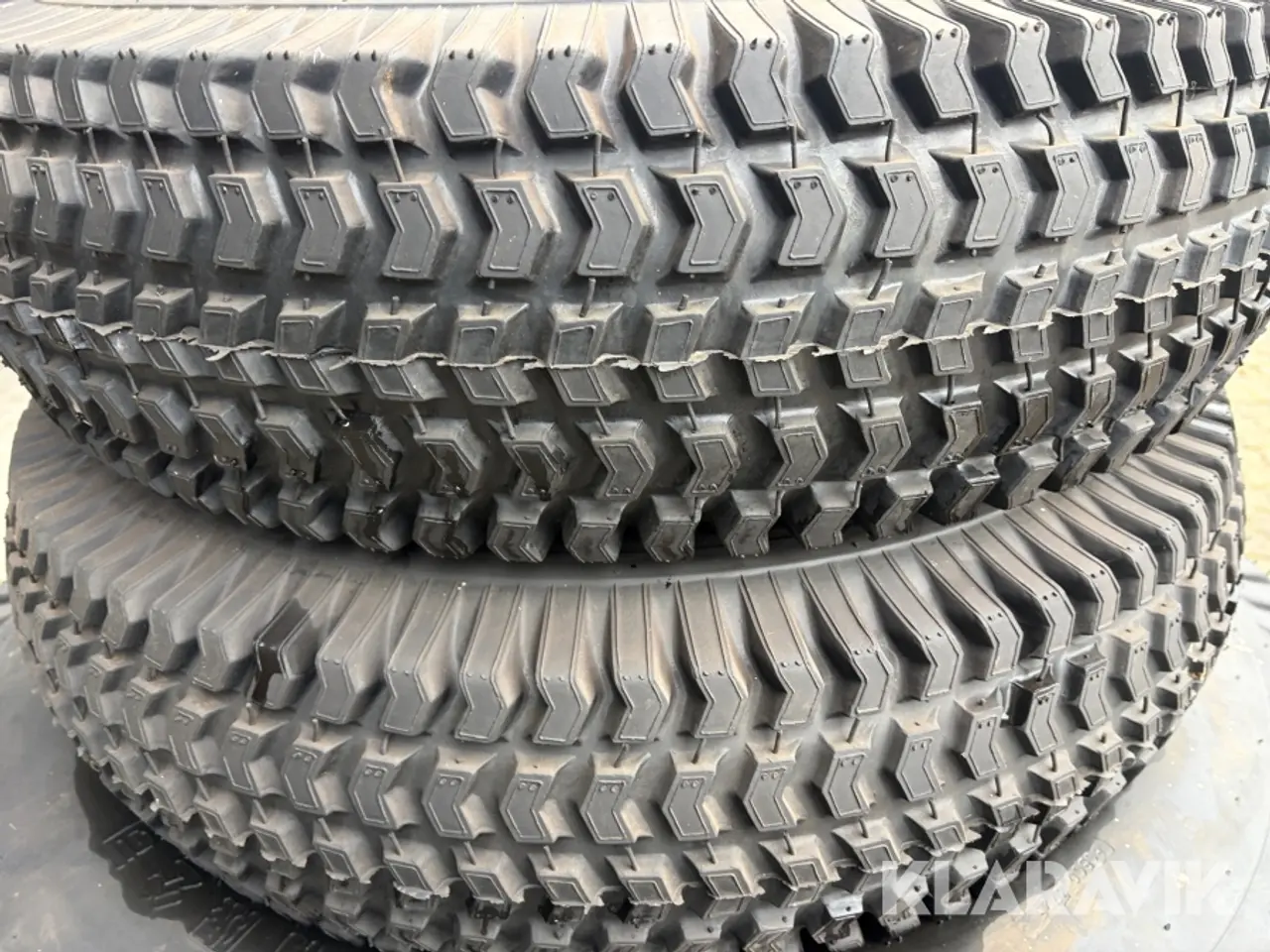 Billede 5 - Kompakttraktor dæk 2 x 31x9.5 og 2 x 13-20