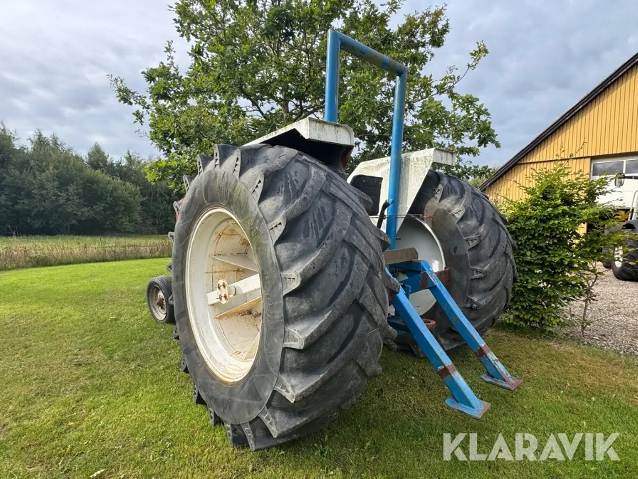 Billede 3 - Traktor ombygget til træk