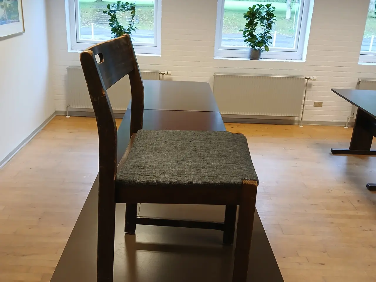 Billede 2 - Stole , borde og mellemlægsplader