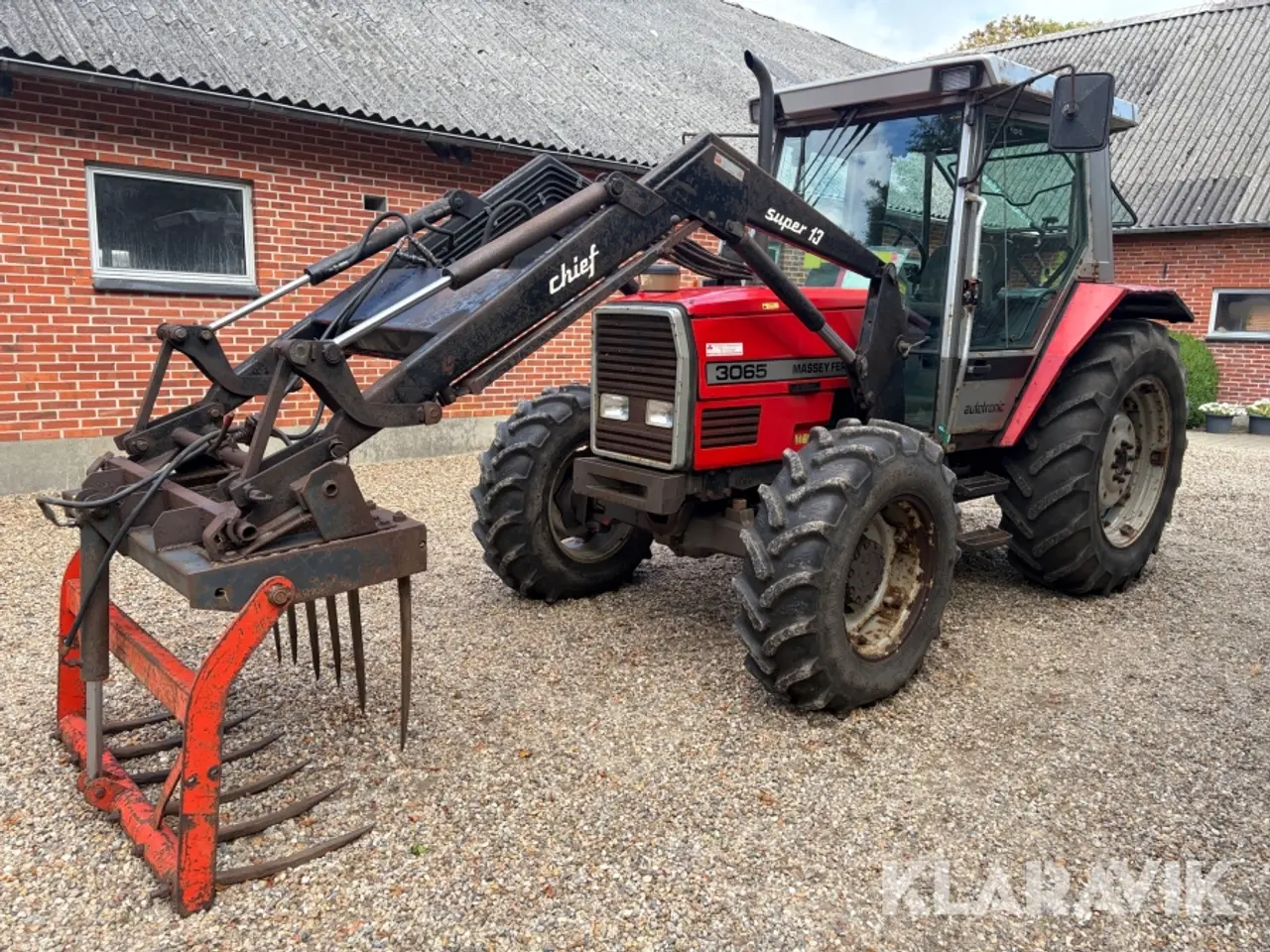 Billede 1 - Traktor Massey Ferguson 3065 - med frontlæsser
