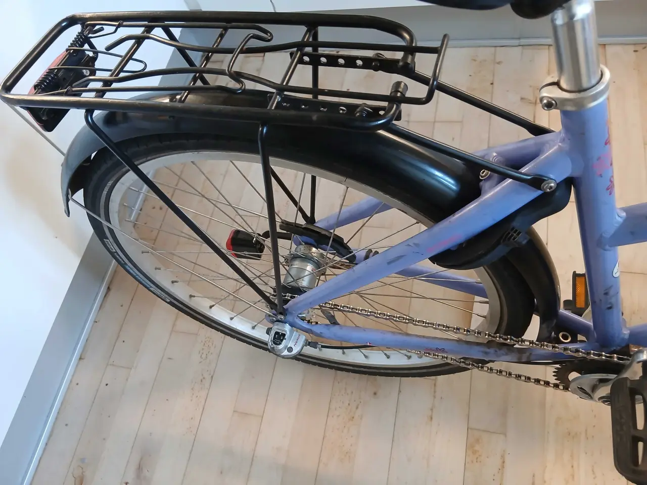 Billede 2 - Fin pigecykel sælges. 