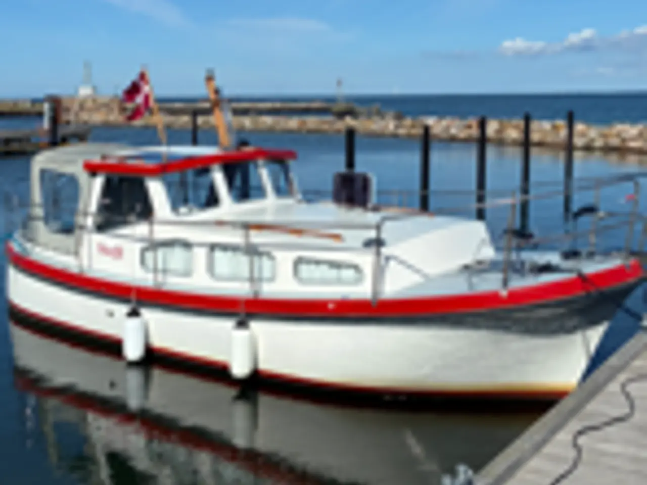 Billede 1 - Starlet 26 motorbåd med fast skrueaksel.