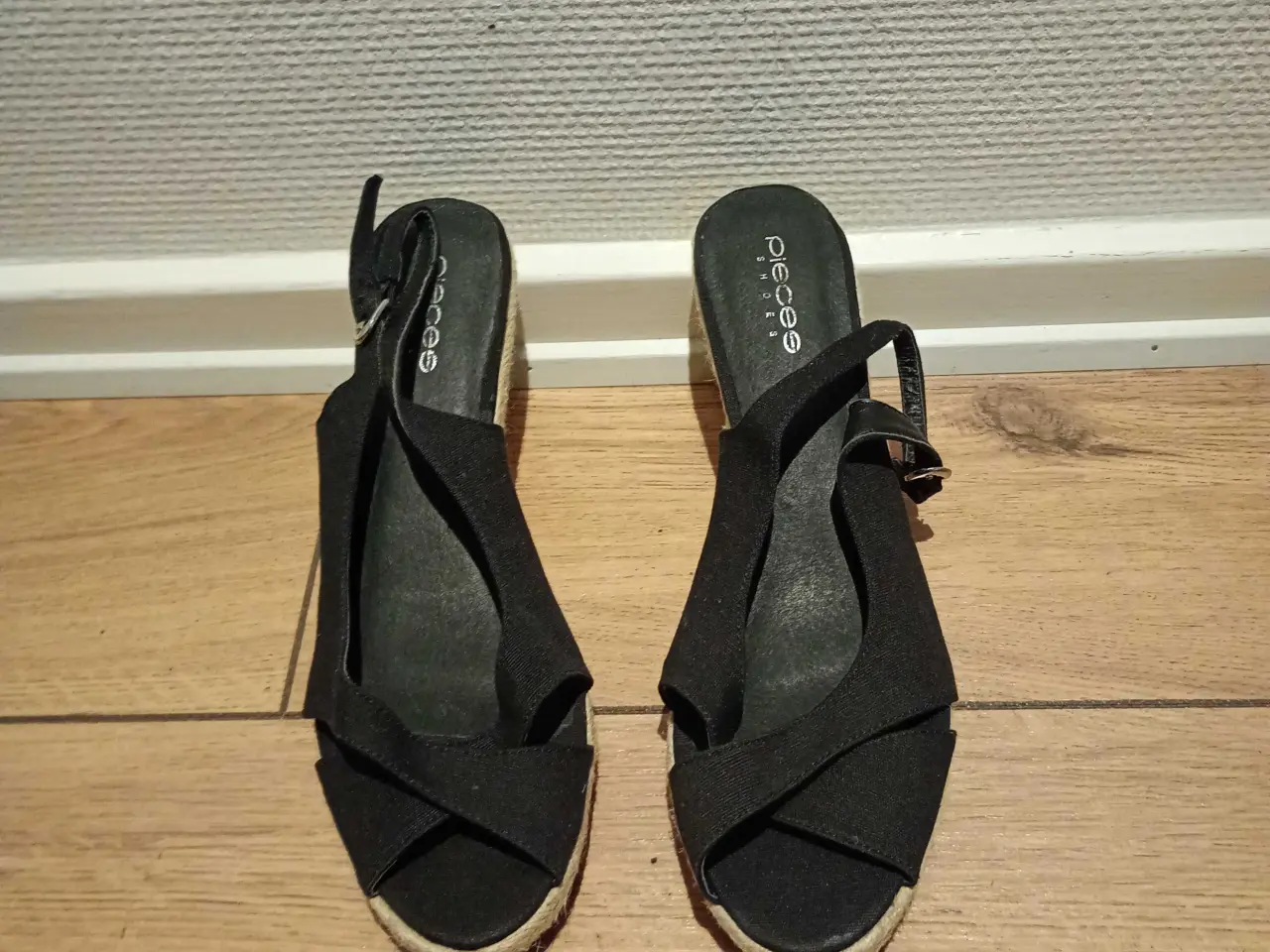 Billede 4 - Fine damesandaler, PIECES SHOES, str. 41.