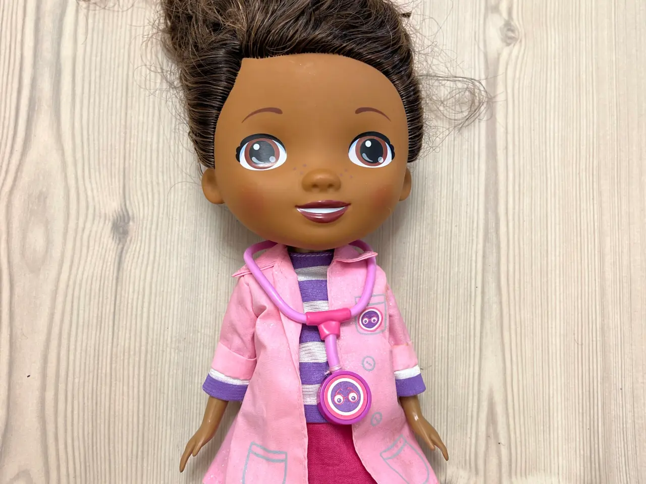 Billede 1 - Dukke Doktor Mcstuffins