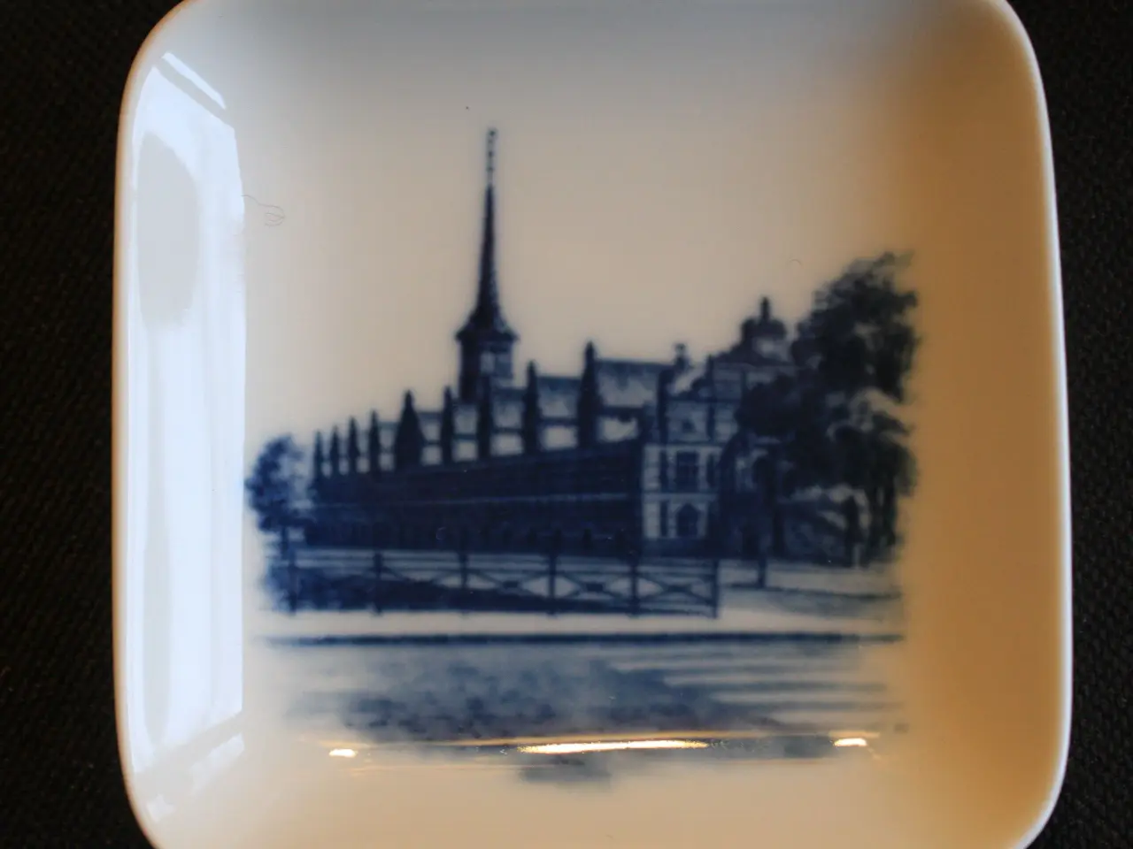 Billede 8 - Små platter / skåle fra Royal Copenhagen